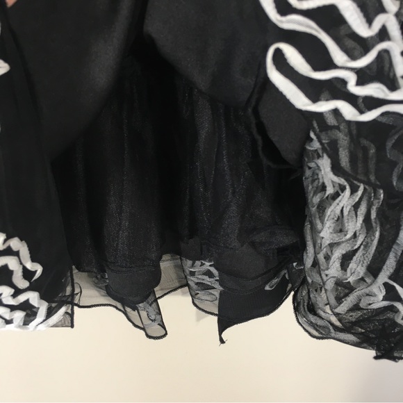 Speechless | Black & White Floral Trimmed Mini Party Dress, Medium Juniors - Picture 6 of 12